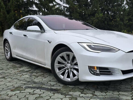 Білий Тесла Модель С, об'ємом двигуна 0 л та пробігом 115 тис. км за 1900 $, фото 1 на Automoto.ua