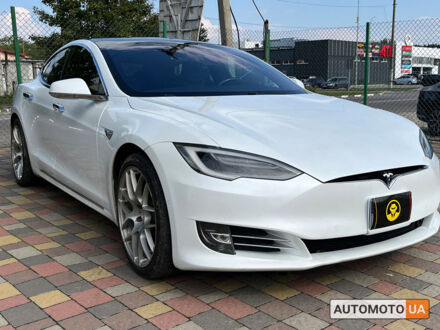 Тесла Модель С 2018 у Стрые на Automoto.ua Білий Тесла Модель С, об'ємом двигуна 100 л та пробігом 187 тис. км за 24999 $, фото 1 на Automoto.ua