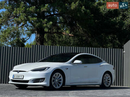 Тесла Модель С 2018 в Ровно на Automoto.ua Белый Тесла Модель С, объемом двигателя 0 л и пробегом 99 тыс. км за 18900 $, фото 1 на Automoto.ua