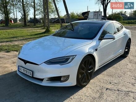 Белый Тесла Модель С, объемом двигателя 0 л и пробегом 201 тыс. км за 24500 $, фото 1 на Automoto.ua