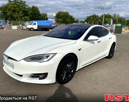 Белый Тесла Модель С, объемом двигателя 0 л и пробегом 50 тыс. км за 29900 $, фото 1 на Automoto.ua