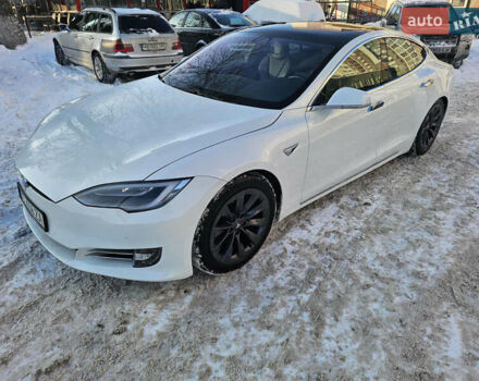 Белый Тесла Модель С, объемом двигателя 0 л и пробегом 83 тыс. км за 24900 $, фото 1 на Automoto.ua