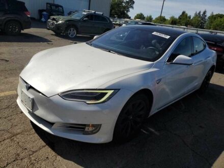 Тесла Модель С 2019 в Киеве на Automoto.ua Белый Тесла Модель С, объемом двигателя 0 л и пробегом 52 тыс. км за 5600 $, фото 1 на Automoto.ua