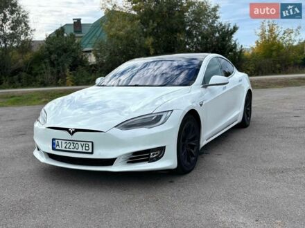 Білий Тесла Модель С, об'ємом двигуна 0 л та пробігом 125 тис. км за 18500 $, фото 1 на Automoto.ua