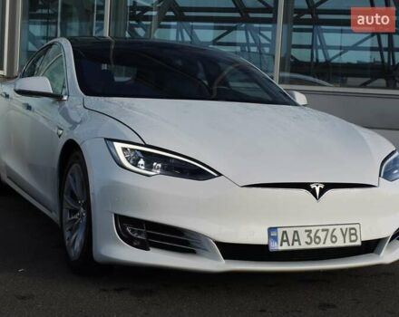 Белый Тесла Модель С, объемом двигателя 0 л и пробегом 117 тыс. км за 29700 $, фото 1 на Automoto.ua