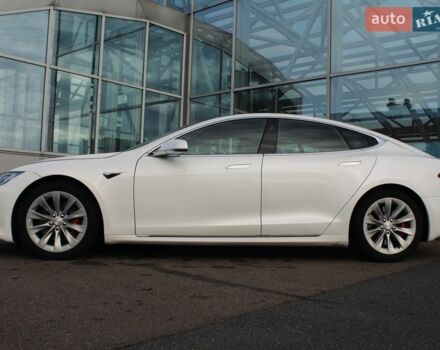 Белый Тесла Модель С, объемом двигателя 0 л и пробегом 119 тыс. км за 28800 $, фото 1 на Automoto.ua