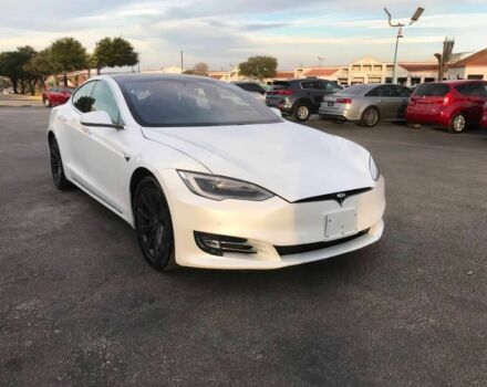 Белый Тесла Модель С, объемом двигателя 0 л и пробегом 43 тыс. км за 11550 $, фото 1 на Automoto.ua