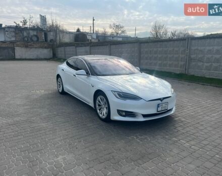 Білий Тесла Модель С, об'ємом двигуна 0 л та пробігом 91 тис. км за 25000 $, фото 1 на Automoto.ua