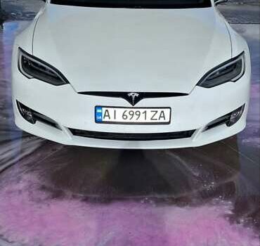 Білий Тесла Модель С, об'ємом двигуна 0 л та пробігом 83 тис. км за 34700 $, фото 1 на Automoto.ua