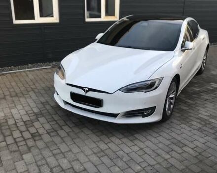 Белый Тесла Модель С, объемом двигателя 0 л и пробегом 55 тыс. км за 25000 $, фото 1 на Automoto.ua