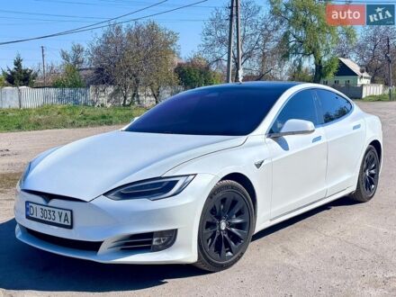 Белый Тесла Модель С, объемом двигателя 0 л и пробегом 92 тыс. км за 27000 $, фото 1 на Automoto.ua
