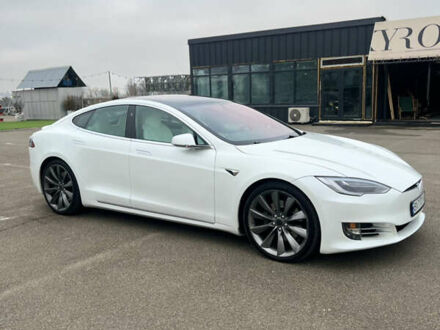 Белый Тесла Модель С, объемом двигателя 0 л и пробегом 149 тыс. км за 24900 $, фото 1 на Automoto.ua