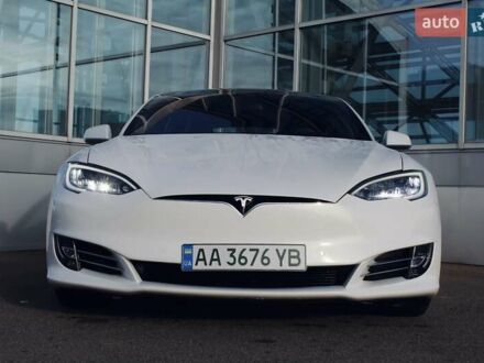 Тесла Модель С 2019 у Києві на Automoto.ua Білий Тесла Модель С, об'ємом двигуна 0 л та пробігом 109 тис. км за 31700 $, фото 1 на Automoto.ua