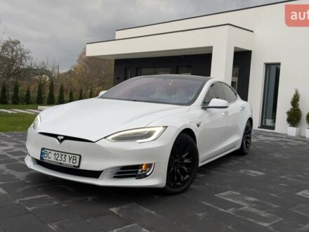 Белый Тесла Модель С, объемом двигателя 0 л и пробегом 135 тыс. км за 25000 $, фото 1 на Automoto.ua