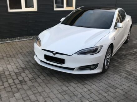 Белый Тесла Модель С, объемом двигателя 0 л и пробегом 58 тыс. км за 22000 $, фото 1 на Automoto.ua