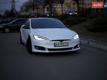 Тесла Модель С 2019 в Киеве на Automoto.ua Белый Тесла Модель С, объемом двигателя 0 л и пробегом 100 тыс. км за 25900 $, фото 1 на Automoto.ua