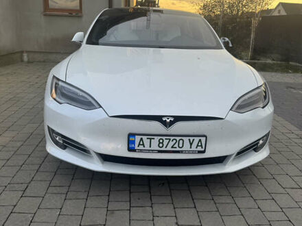 Белый Тесла Модель С, объемом двигателя 0 л и пробегом 158 тыс. км за 28000 $, фото 1 на Automoto.ua