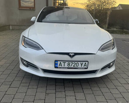 Белый Тесла Модель С, объемом двигателя 0 л и пробегом 158 тыс. км за 28000 $, фото 1 на Automoto.ua