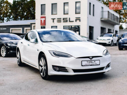 Тесла Модель С 2020 у Вінниці на Automoto.ua Білий Тесла Модель С, об'ємом двигуна 0 л та пробігом 68 тис. км за 29500 $, фото 1 на Automoto.ua