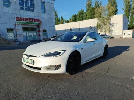 Белый Тесла Модель С, объемом двигателя 0 л и пробегом 61 тыс. км за 47000 $, фото 1 на Automoto.ua
