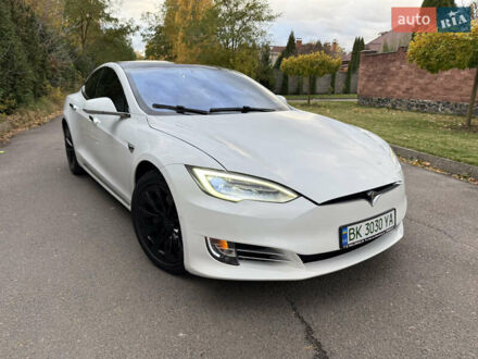 Тесла Модель С 2020 в Ровно на Automoto.ua Белый Тесла Модель С, объемом двигателя 0 л и пробегом 120 тыс. км за 25800 $, фото 1 на Automoto.ua