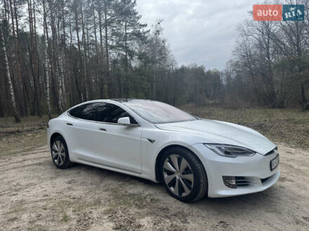 Тесла Модель С 2020 в Киеве на Automoto.ua Белый Тесла Модель С, объемом двигателя 0 л и пробегом 57 тыс. км за 29500 $, фото 1 на Automoto.ua