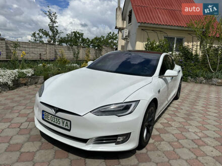 Тесла Модель С 2020 в Южноукраинске на Automoto.ua Белый Тесла Модель С, объемом двигателя 0 л и пробегом 210 тыс. км за 25900 $, фото 1 на Automoto.ua