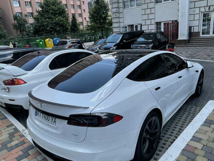 Белый Тесла Модель С, объемом двигателя 0 л и пробегом 37 тыс. км за 55000 $, фото 1 на Automoto.ua