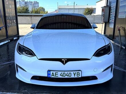 Білий Тесла Модель С, об'ємом двигуна 0 л та пробігом 44 тис. км за 40000 $, фото 1 на Automoto.ua