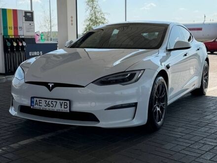 Белый Тесла Модель С, объемом двигателя 0 л и пробегом 91 тыс. км за 34000 $, фото 1 на Automoto.ua