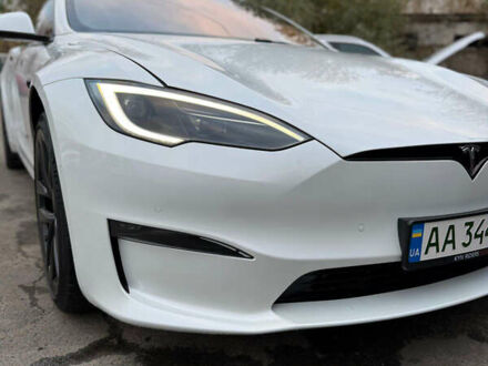 Белый Тесла Модель С, объемом двигателя 0 л и пробегом 25 тыс. км за 85000 $, фото 1 на Automoto.ua