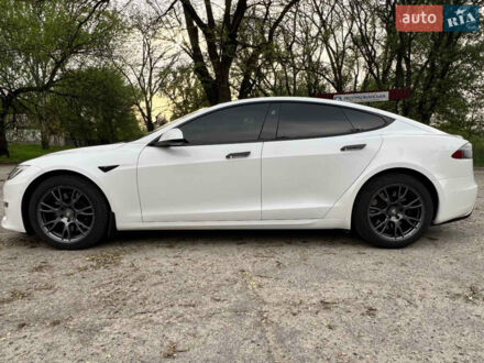 Білий Тесла Модель С, об'ємом двигуна 0 л та пробігом 20 тис. км за 57000 $, фото 1 на Automoto.ua