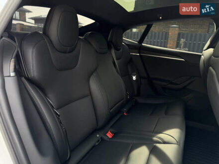 Белый Тесла Модель С, объемом двигателя 0 л и пробегом 25 тыс. км за 45800 $, фото 1 на Automoto.ua