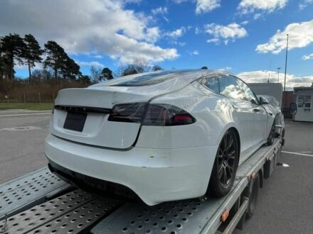 Белый Тесла Модель С, объемом двигателя 0 л и пробегом 17 тыс. км за 25200 $, фото 1 на Automoto.ua