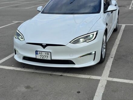 Білий Тесла Модель С, об'ємом двигуна 0 л та пробігом 17 тис. км за 43000 $, фото 1 на Automoto.ua