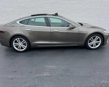 Бежевый Тесла Модель С, объемом двигателя 0 л и пробегом 80 тыс. км за 7600 $, фото 7 на Automoto.ua