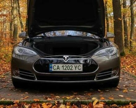 Бежевый Тесла Модель С, объемом двигателя 0 л и пробегом 170 тыс. км за 15300 $, фото 12 на Automoto.ua