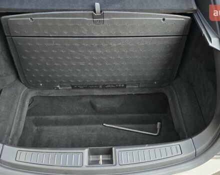 Бежевый Тесла Модель С, объемом двигателя 0 л и пробегом 170 тыс. км за 15300 $, фото 10 на Automoto.ua