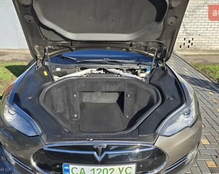 Бежевый Тесла Модель С, объемом двигателя 0 л и пробегом 170 тыс. км за 15300 $, фото 15 на Automoto.ua