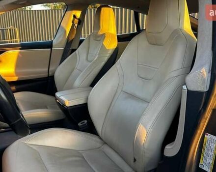 Бежевый Тесла Модель С, объемом двигателя 0 л и пробегом 230 тыс. км за 15900 $, фото 3 на Automoto.ua