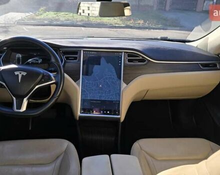 Бежевый Тесла Модель С, объемом двигателя 0 л и пробегом 170 тыс. км за 15300 $, фото 27 на Automoto.ua