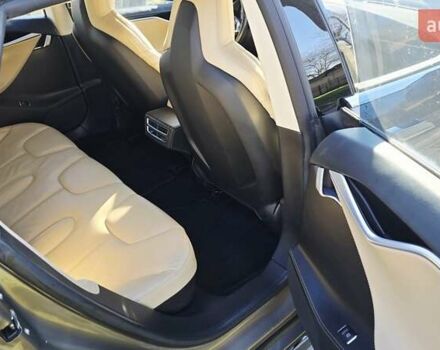 Бежевый Тесла Модель С, объемом двигателя 0 л и пробегом 170 тыс. км за 15300 $, фото 33 на Automoto.ua