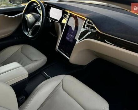 Бежевый Тесла Модель С, объемом двигателя 0 л и пробегом 230 тыс. км за 15900 $, фото 2 на Automoto.ua