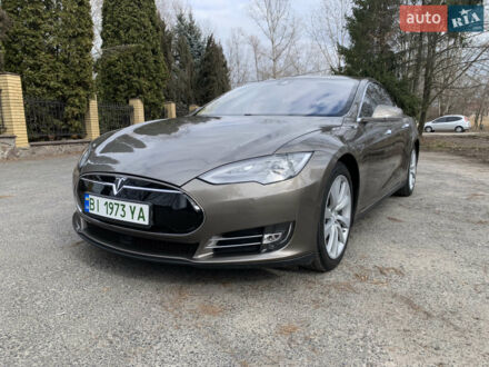Бежевий Тесла Модель С, об'ємом двигуна 0 л та пробігом 94 тис. км за 25999 $, фото 1 на Automoto.ua