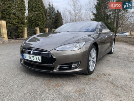 Бежевий Тесла Модель С, об'ємом двигуна 0 л та пробігом 94 тис. км за 25999 $, фото 1 на Automoto.ua