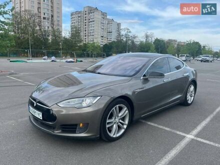Тесла Модель С 2015 у Києві на Automoto.ua Бежевий Тесла Модель С, об'ємом двигуна 0 л та пробігом 258 тис. км за 12999 $, фото 1 на Automoto.ua
