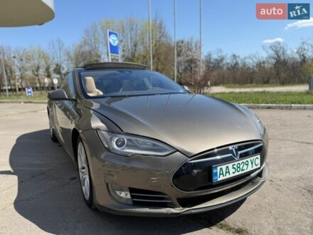 Бежевий Тесла Модель С, об'ємом двигуна 0 л та пробігом 223 тис. км за 14500 $, фото 1 на Automoto.ua