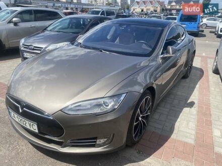 Тесла Модель С 2016 у Черкасах на Automoto.ua Бежевий Тесла Модель С, об'ємом двигуна 0 л та пробігом 169 тис. км за 14500 $, фото 1 на Automoto.ua