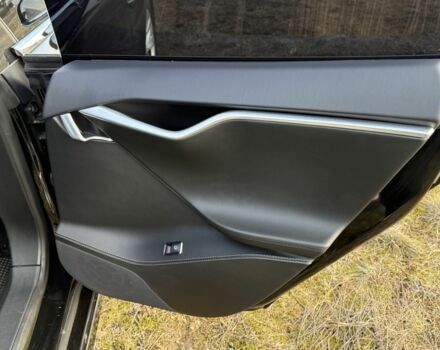 Чорний Тесла Модель С, об'ємом двигуна 0 л та пробігом 66 тис. км за 15999 $, фото 17 на Automoto.ua