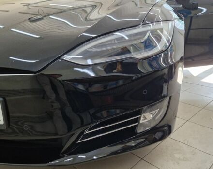 Черный Тесла Модель С, объемом двигателя 0 л и пробегом 93 тыс. км за 34200 $, фото 7 на Automoto.ua